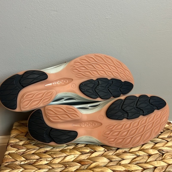 EUC Women’s Ecco Biom Sneakers 40 9 Fjuel Racer Cross-Trainer - Picture 4 of 6